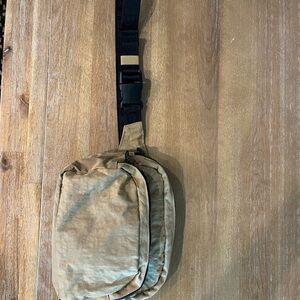 BAGGU Tan and Black Crossbody Bag Durable and Stylish